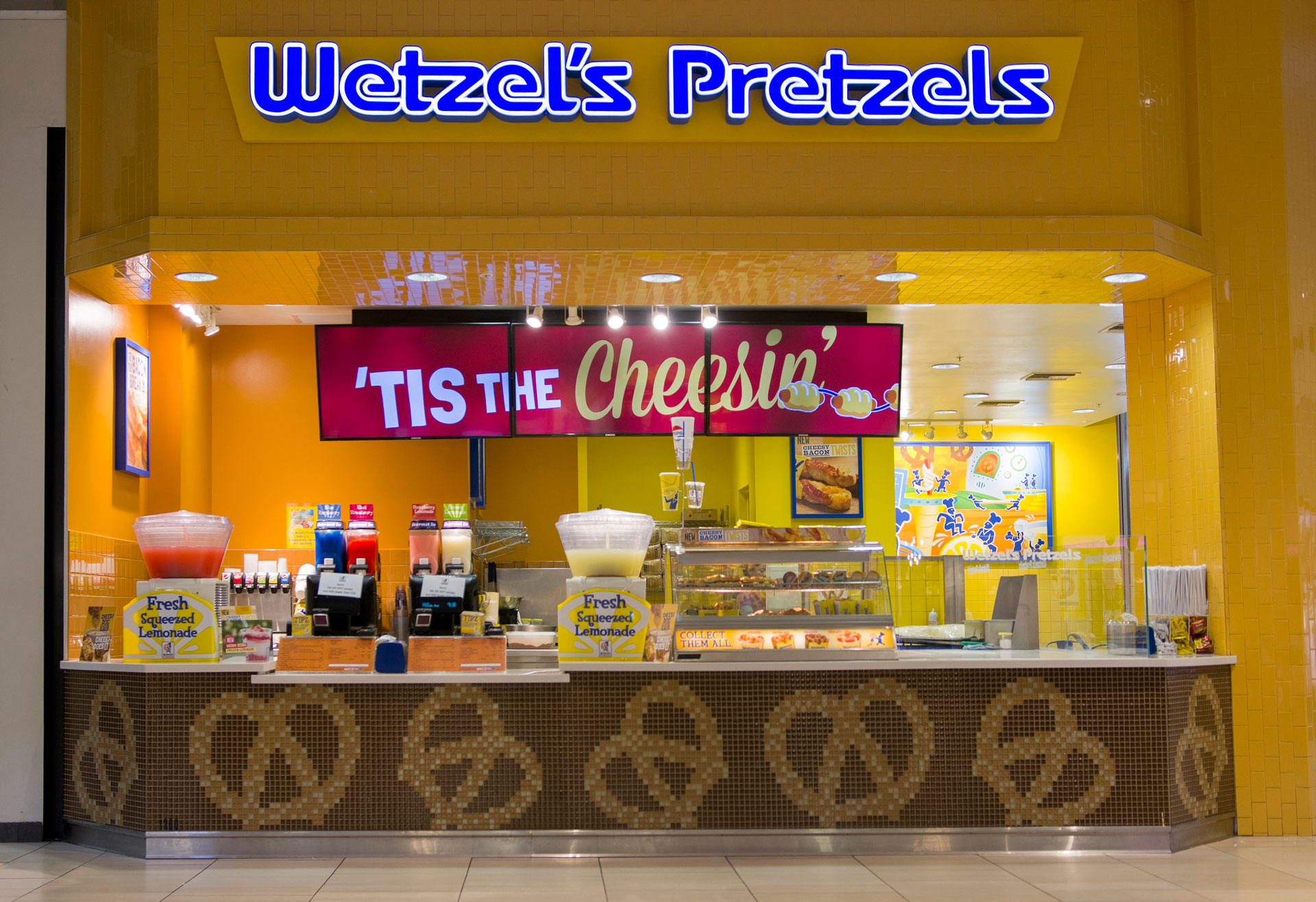 Wetzel's Pretzel's with commercial digital signage created by 10net, who is a digital signage supplier located in North Vancouver, BC